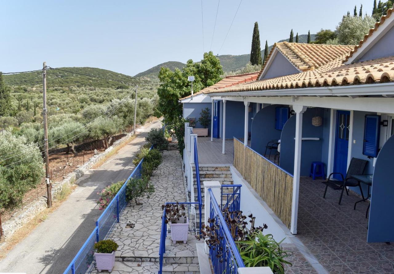 Val Di Compare Apartments Вати Екстериор снимка