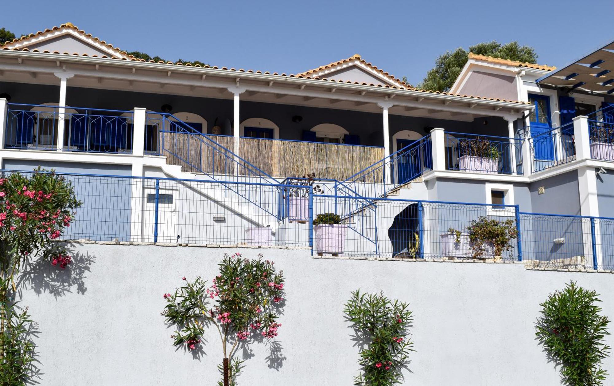 Val Di Compare Apartments Вати Екстериор снимка